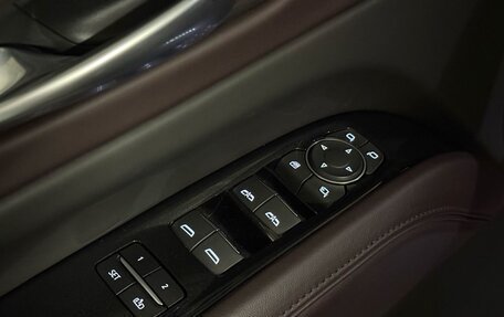 Cadillac Escalade V, 2022 год, 10 899 999 рублей, 6 фотография