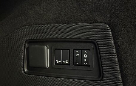 Cadillac Escalade V, 2022 год, 10 899 999 рублей, 17 фотография