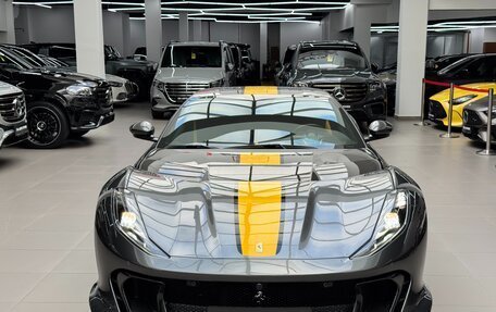 Ferrari 812, 2022 год, 200 000 000 рублей, 2 фотография