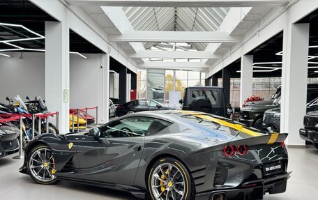 Ferrari 812, 2022 год, 200 000 000 рублей, 4 фотография