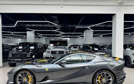 Ferrari 812, 2022 год, 200 000 000 рублей, 7 фотография