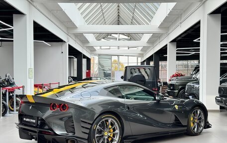 Ferrari 812, 2022 год, 200 000 000 рублей, 10 фотография