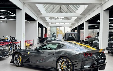 Ferrari 812, 2022 год, 200 000 000 рублей, 12 фотография