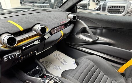 Ferrari 812, 2022 год, 200 000 000 рублей, 28 фотография