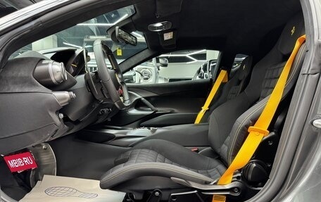 Ferrari 812, 2022 год, 200 000 000 рублей, 24 фотография