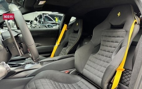 Ferrari 812, 2022 год, 200 000 000 рублей, 25 фотография