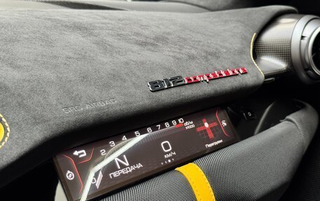 Ferrari 812, 2022 год, 200 000 000 рублей, 32 фотография