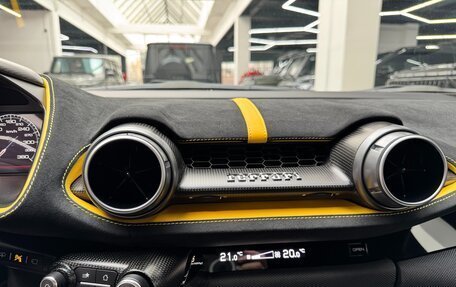 Ferrari 812, 2022 год, 200 000 000 рублей, 30 фотография