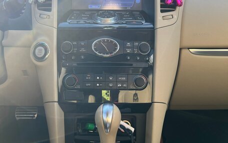 Infiniti QX70, 2016 год, 2 750 000 рублей, 9 фотография