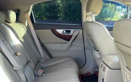 Infiniti QX70, 2016 год, 2 750 000 рублей, 11 фотография