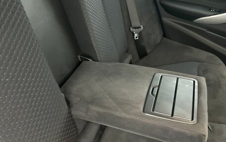 BMW 3 серия, 2018 год, 2 800 000 рублей, 18 фотография