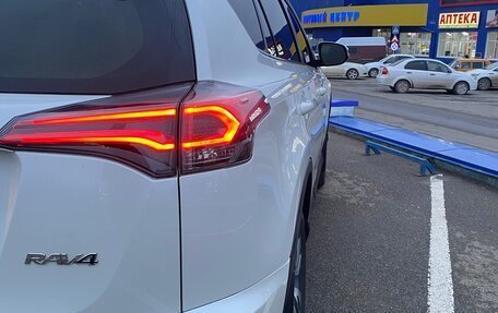 Toyota RAV4, 2017 год, 2 680 000 рублей, 3 фотография