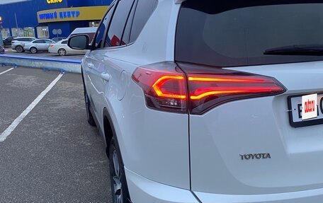 Toyota RAV4, 2017 год, 2 680 000 рублей, 10 фотография