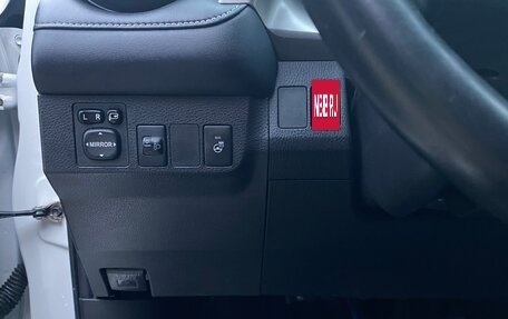 Toyota RAV4, 2017 год, 2 680 000 рублей, 14 фотография