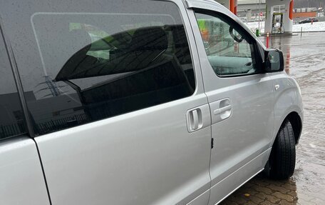 Hyundai Grand Starex Grand Starex I рестайлинг 2, 2009 год, 1 540 000 рублей, 13 фотография