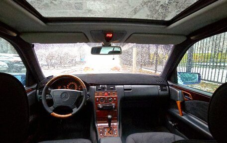 Mercedes-Benz E-Класс, 1998 год, 499 000 рублей, 8 фотография