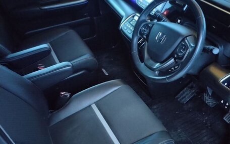 Honda Stepwgn IV, 2017 год, 2 350 000 рублей, 3 фотография