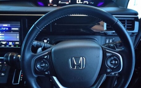 Honda Stepwgn IV, 2017 год, 2 350 000 рублей, 5 фотография