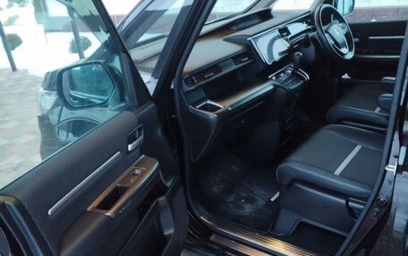 Honda Stepwgn IV, 2017 год, 2 350 000 рублей, 13 фотография