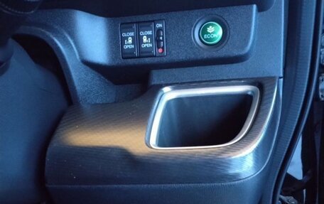 Honda Stepwgn IV, 2017 год, 2 350 000 рублей, 12 фотография