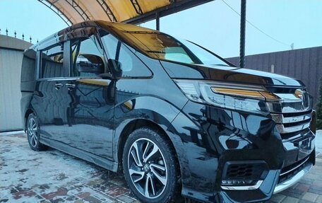 Honda Stepwgn IV, 2017 год, 2 350 000 рублей, 21 фотография