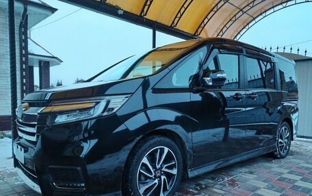 Honda Stepwgn IV, 2017 год, 2 350 000 рублей, 22 фотография