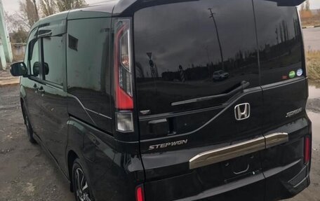 Honda Stepwgn IV, 2017 год, 2 350 000 рублей, 27 фотография