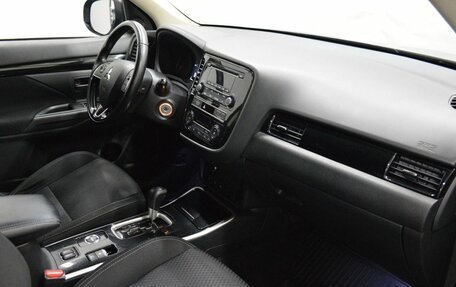 Mitsubishi Outlander III рестайлинг 3, 2019 год, 1 848 000 рублей, 12 фотография