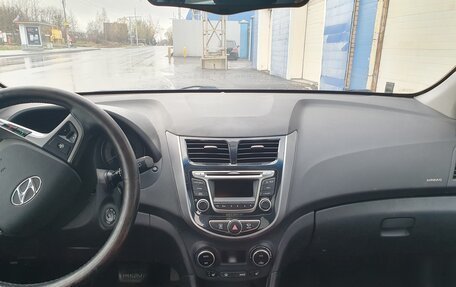 Hyundai Solaris II рестайлинг, 2016 год, 990 000 рублей, 7 фотография