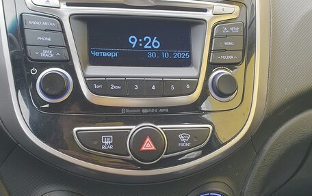 Hyundai Solaris II рестайлинг, 2016 год, 990 000 рублей, 12 фотография