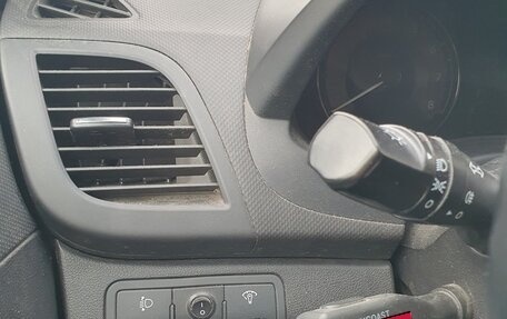 Hyundai Solaris II рестайлинг, 2016 год, 990 000 рублей, 8 фотография