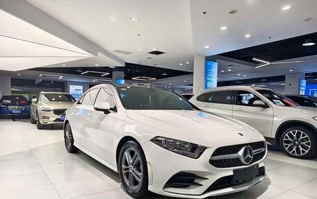 Mercedes-Benz A-Класс, 2021 год, 1 860 000 рублей, 3 фотография