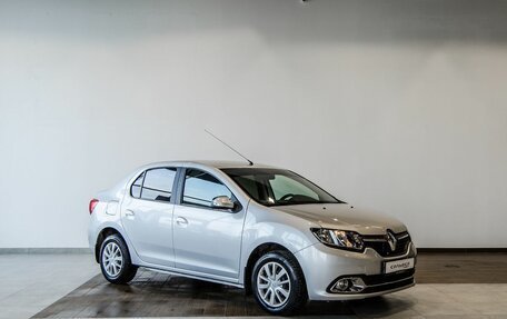 Renault Logan II, 2018 год, 800 000 рублей, 5 фотография