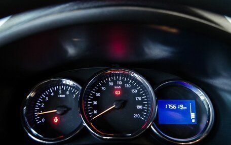 Renault Logan II, 2018 год, 800 000 рублей, 15 фотография