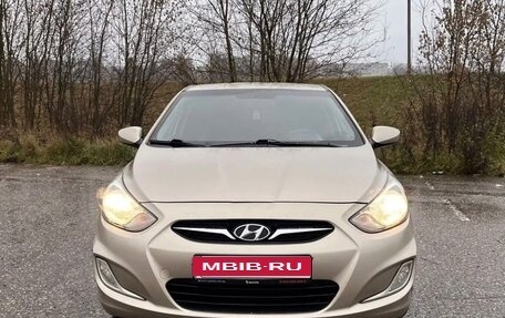 Hyundai Solaris II рестайлинг, 2012 год, 630 000 рублей, 1 фотография