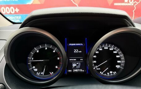 Toyota Land Cruiser Prado 150 рестайлинг 2, 2017 год, 3 669 000 рублей, 13 фотография