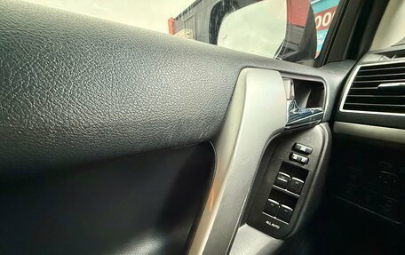 Toyota Land Cruiser Prado 150 рестайлинг 2, 2017 год, 3 669 000 рублей, 15 фотография