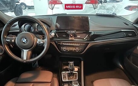 BMW 1 серия, 2021 год, 1 860 000 рублей, 7 фотография