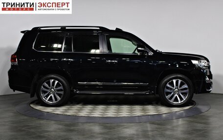 Toyota Land Cruiser 200, 2016 год, 5 390 000 рублей, 4 фотография