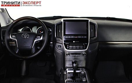 Toyota Land Cruiser 200, 2016 год, 5 390 000 рублей, 15 фотография