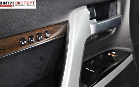 Toyota Land Cruiser 200, 2016 год, 5 390 000 рублей, 17 фотография