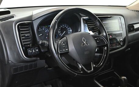 Mitsubishi Outlander III рестайлинг 3, 2018 год, 2 250 000 рублей, 14 фотография