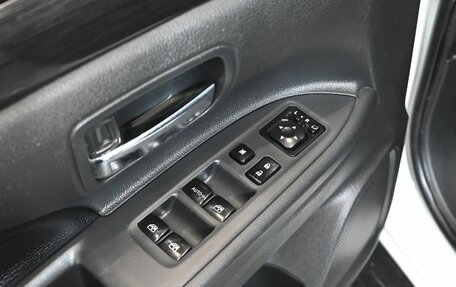 Mitsubishi Outlander III рестайлинг 3, 2018 год, 2 250 000 рублей, 15 фотография