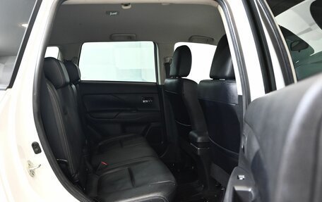 Mitsubishi Outlander III рестайлинг 3, 2018 год, 2 250 000 рублей, 22 фотография