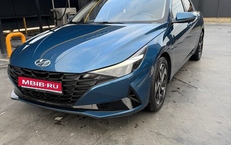 Hyundai Elantra, 2023 год, 1 920 000 рублей, 1 фотография