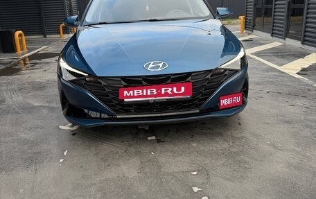 Hyundai Elantra, 2023 год, 1 920 000 рублей, 2 фотография