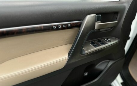 Toyota Land Cruiser 200, 2010 год, 3 400 000 рублей, 13 фотография