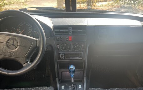 Mercedes-Benz C-Класс, 1993 год, 480 000 рублей, 5 фотография