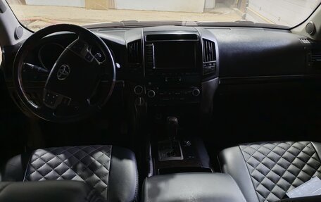 Toyota Land Cruiser 200, 2010 год, 3 000 000 рублей, 7 фотография