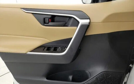 Toyota RAV4, 2020 год, 4 085 384 рублей, 16 фотография